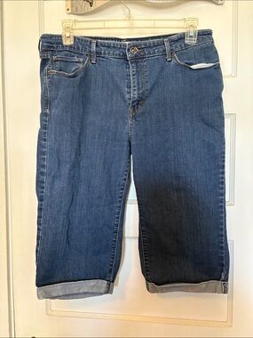 Levi’s Red Tab Cuffed Capri Jeans Size 16